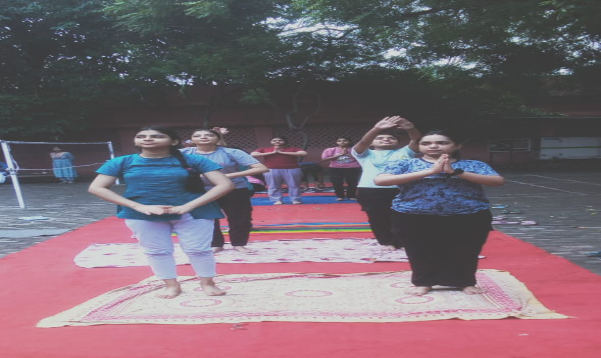 Yoga Shivir  at Nursing College, LLRM Medical College Meerut
