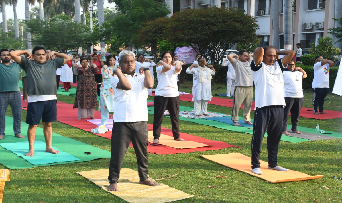 Yogis Shivir at LLRM Medical College Meerut
